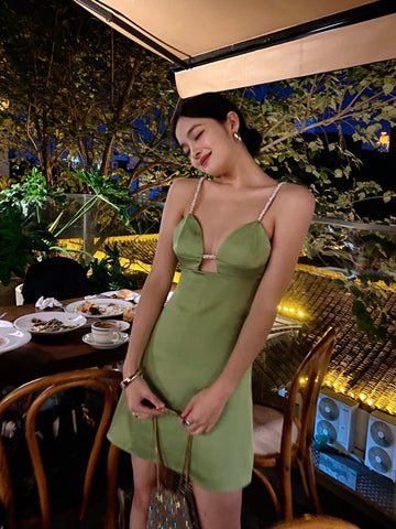 Niulatu Green Spaghetti Strap Satin Short Birthday Dress Chic Outdoor Party Dress HZ1031